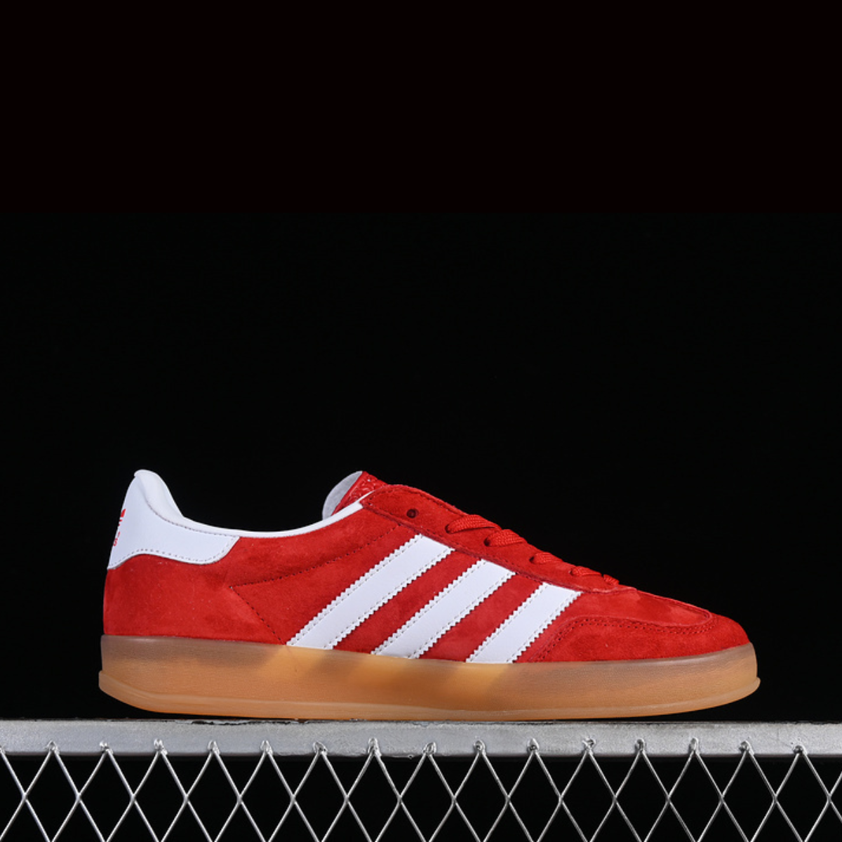 Gazelle Indoor Red