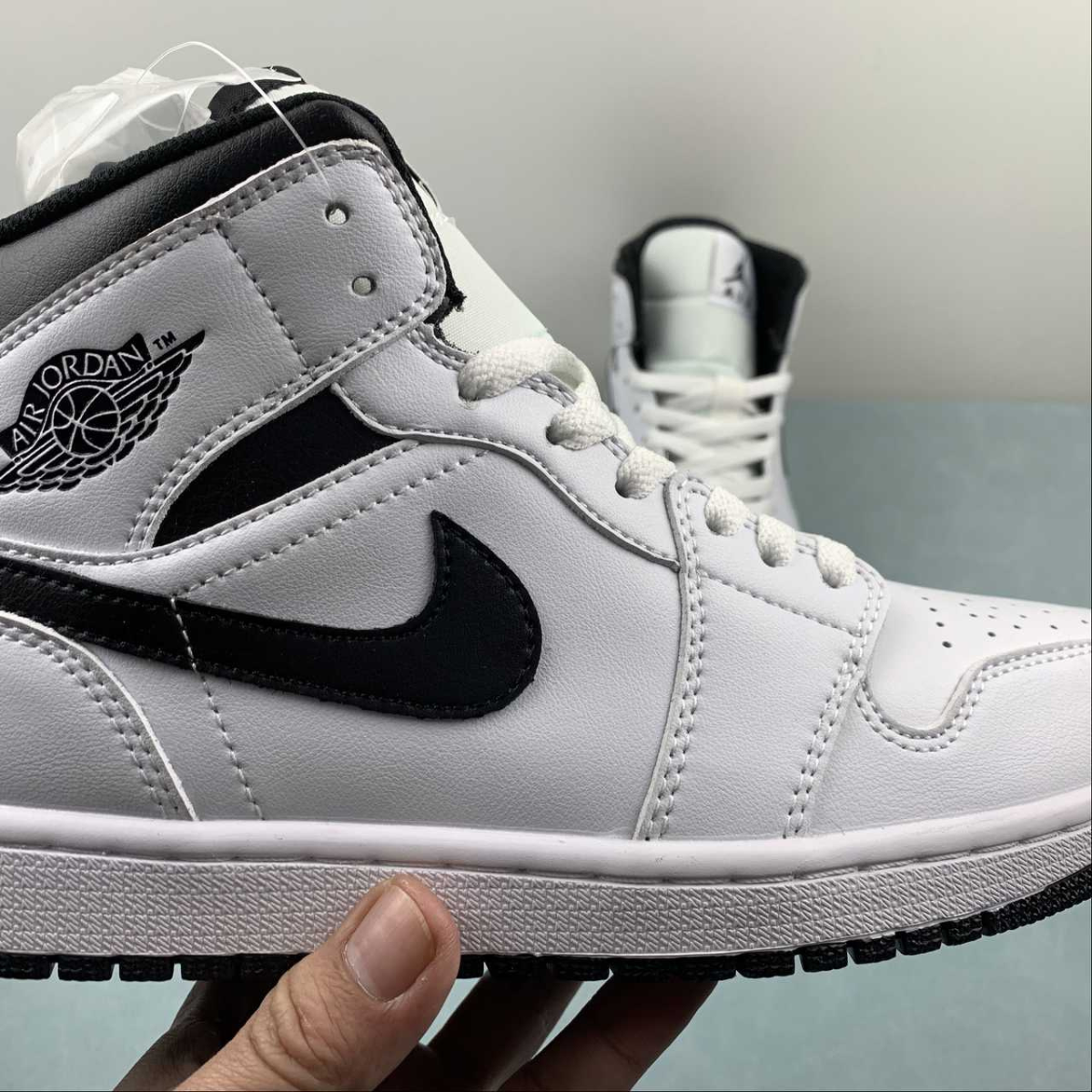 Air Jordan 1 Mid White Black