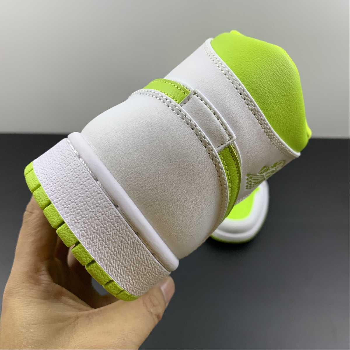 Air Jordan 1 Mid Lime