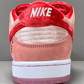 Dunk Low Strangelove Valentine's Day