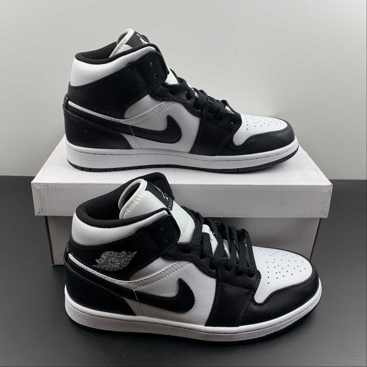 Air Jordan 1 Mid Panda