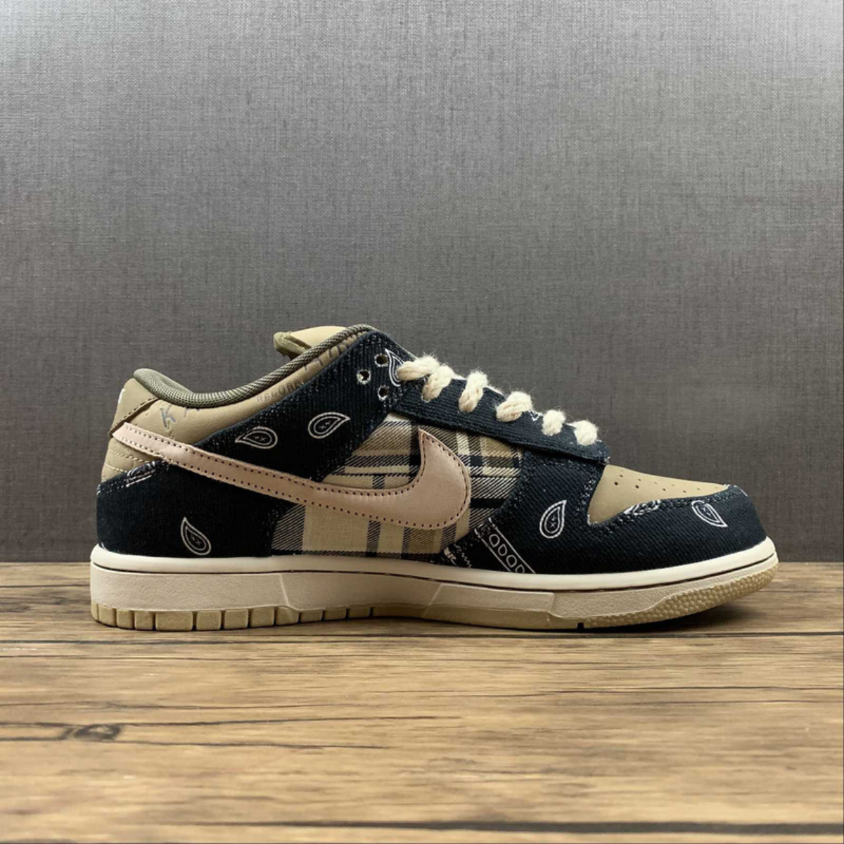 Travis Scott x Dunk Low Cactus Jack