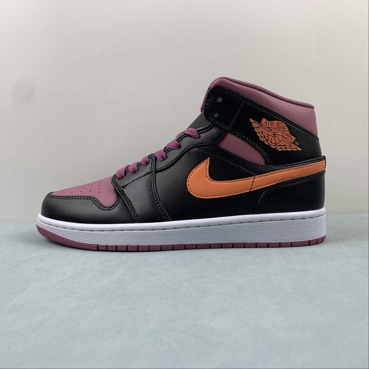 Air Jordan 1 Mid Pourple Black Orange