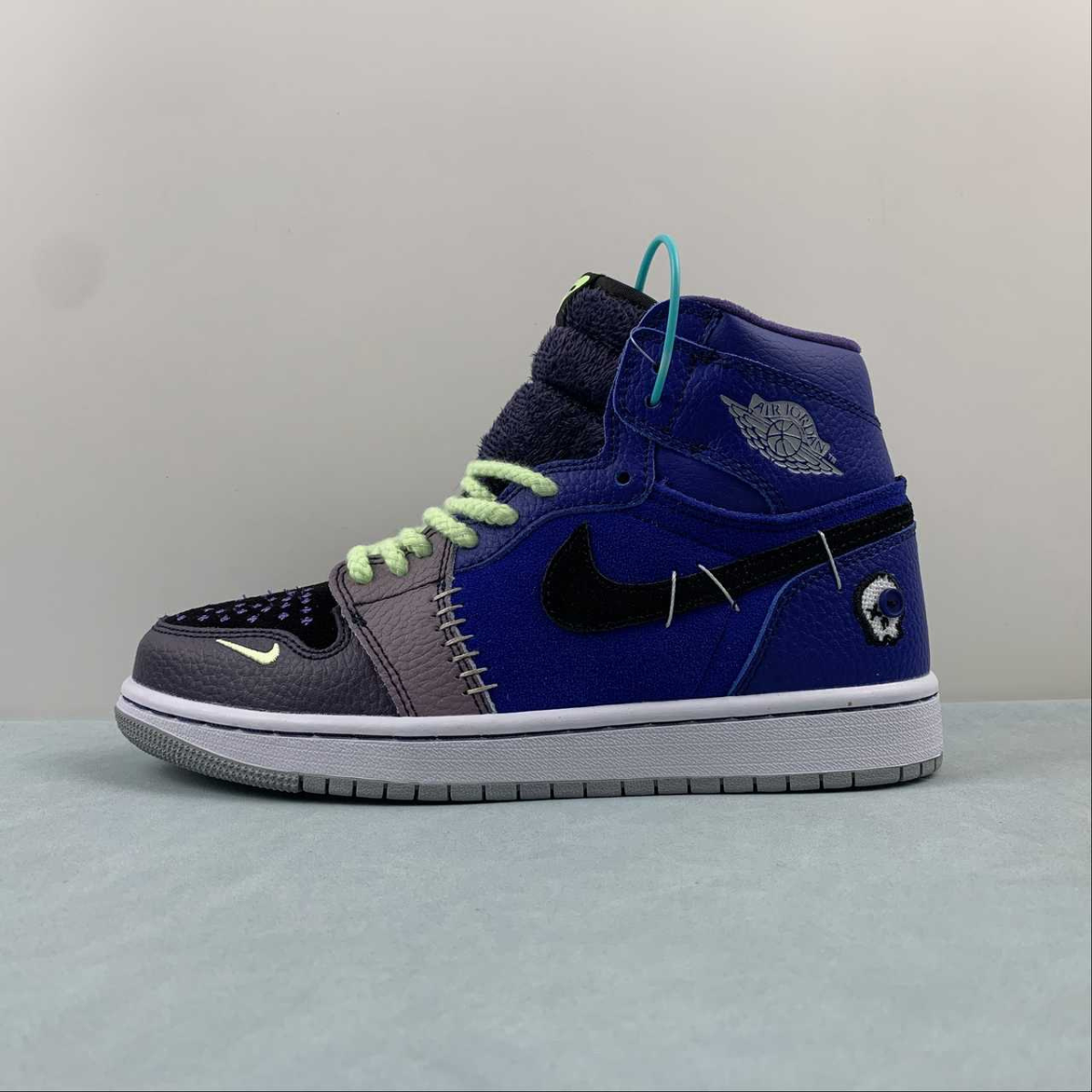 Air Jordan 1 Mid Voodoo