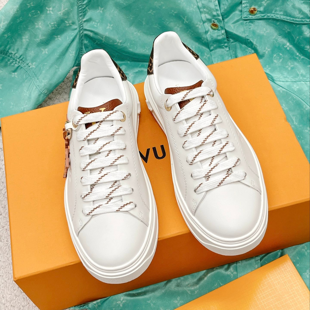 LV Time Out Sneaker White Browm