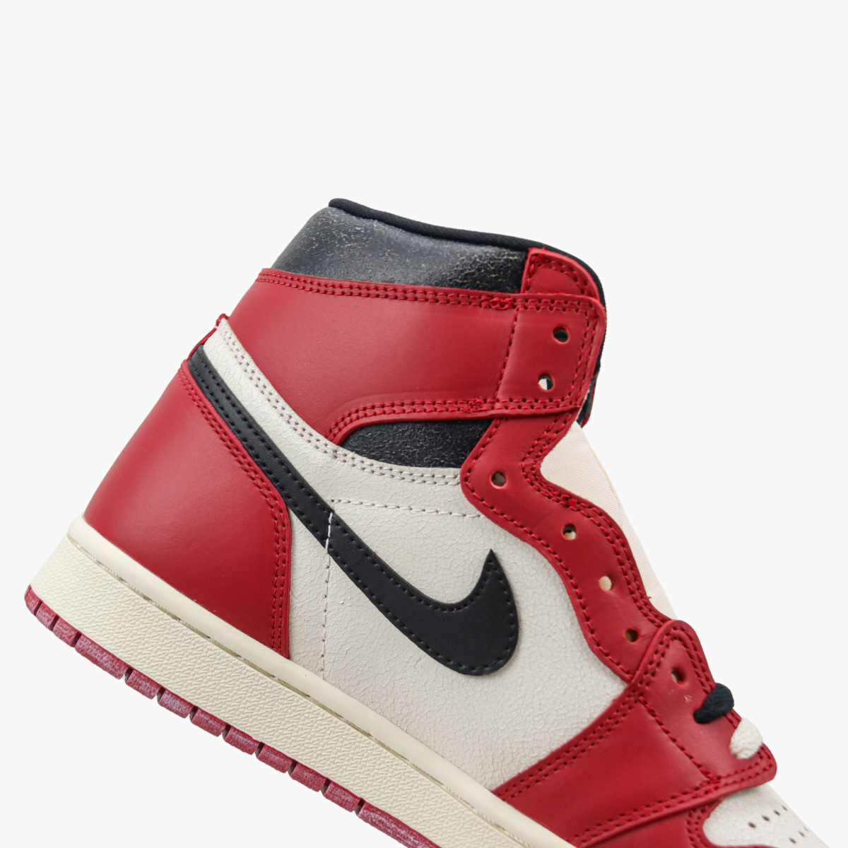 Air Jordan 1 Retro High OG Chicago Lost & Found