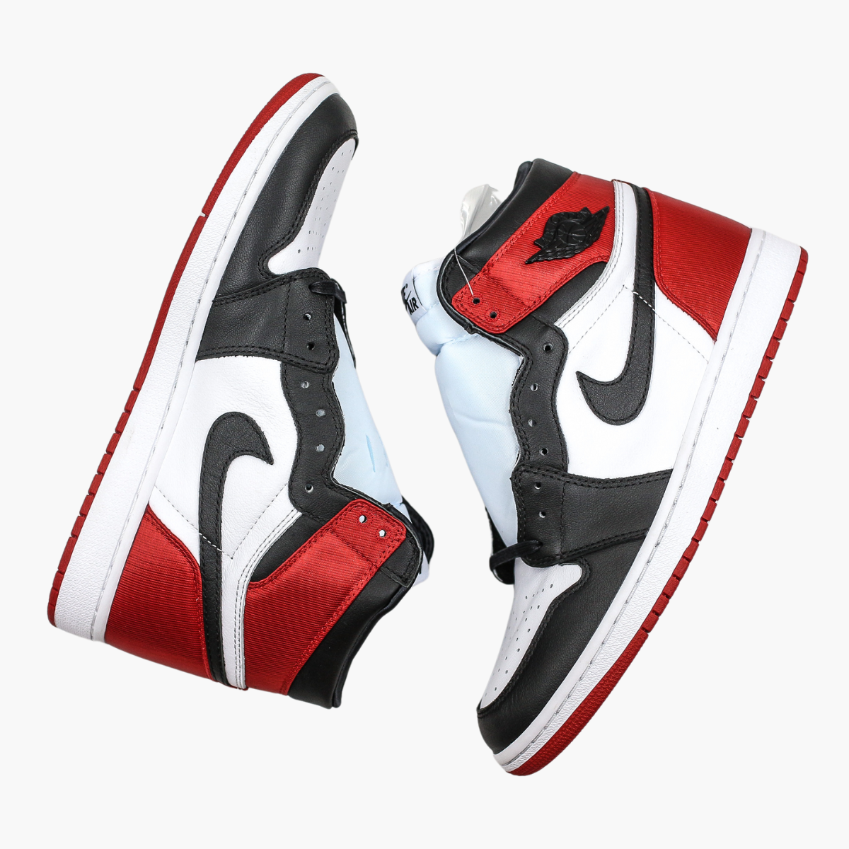 Air Jordan 1 Retro High Satin Black Toe