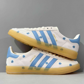 Gazelle Indoor Light Blue Floral