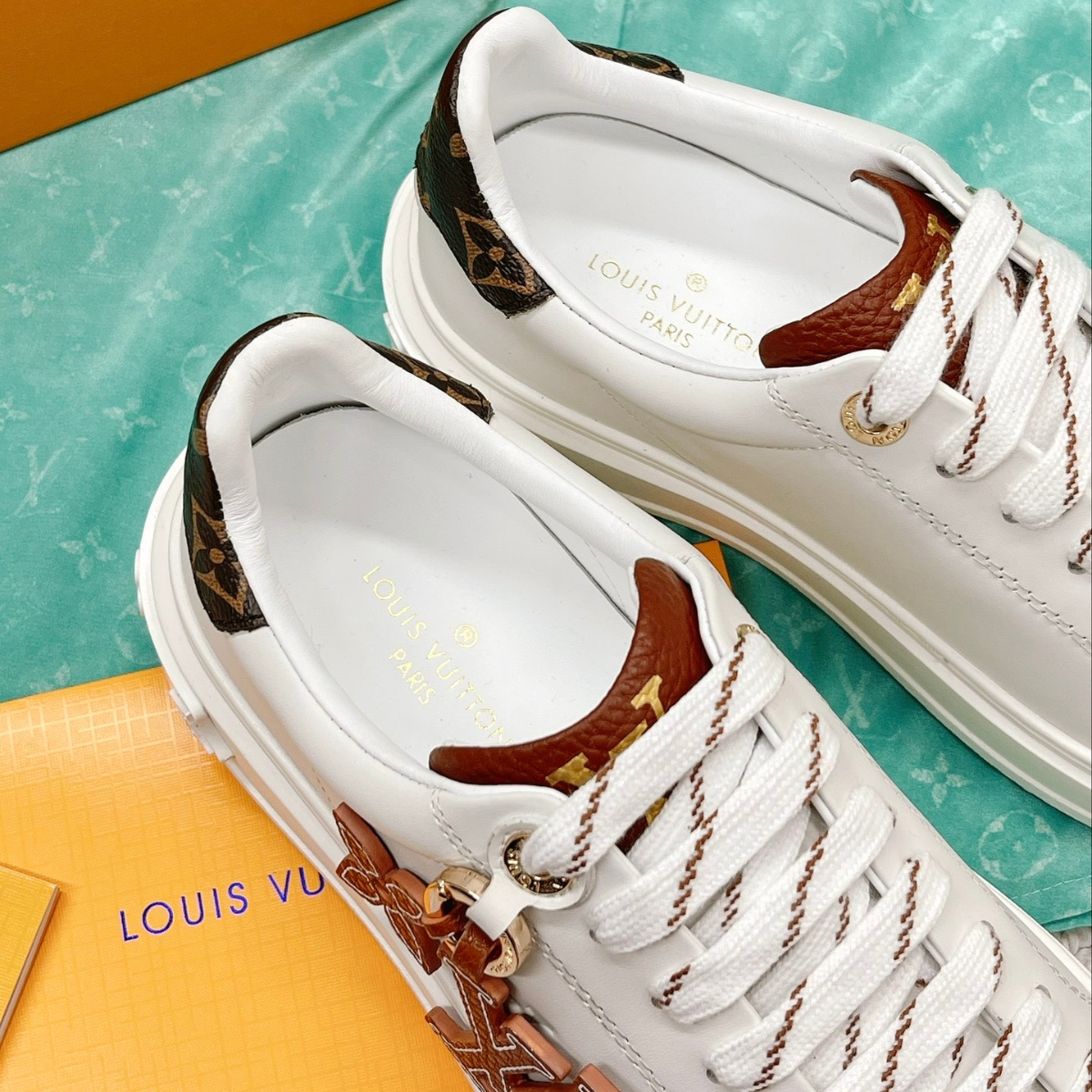 LV Time Out Sneaker White Browm