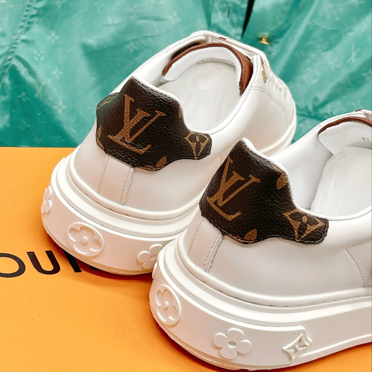 LV Time Out Sneaker White Browm