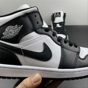 Air Jordan 1 Mid Panda